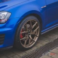 FELGI-VW-GOLF-R-VI-18-MOTEC-ULTIMATE.webp